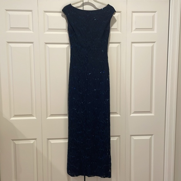 LAUREN - RALPH LAUREN EVENING.  Navy lace and sequin long gown - Picture 5 of 8